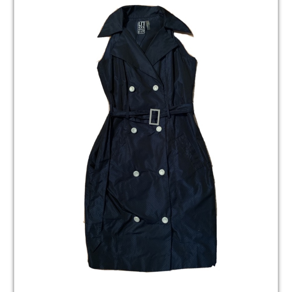 Sleeveless trench coat dress